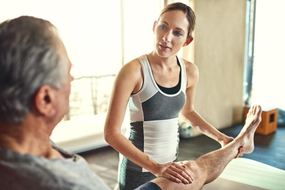 Rehabilitacja kręgosłupa wymaga indywidualnego planu z testów i monitorowania reakcji 24 h; brak poprawy po 4–6 sesjach sugeruje korektę obciążeń.