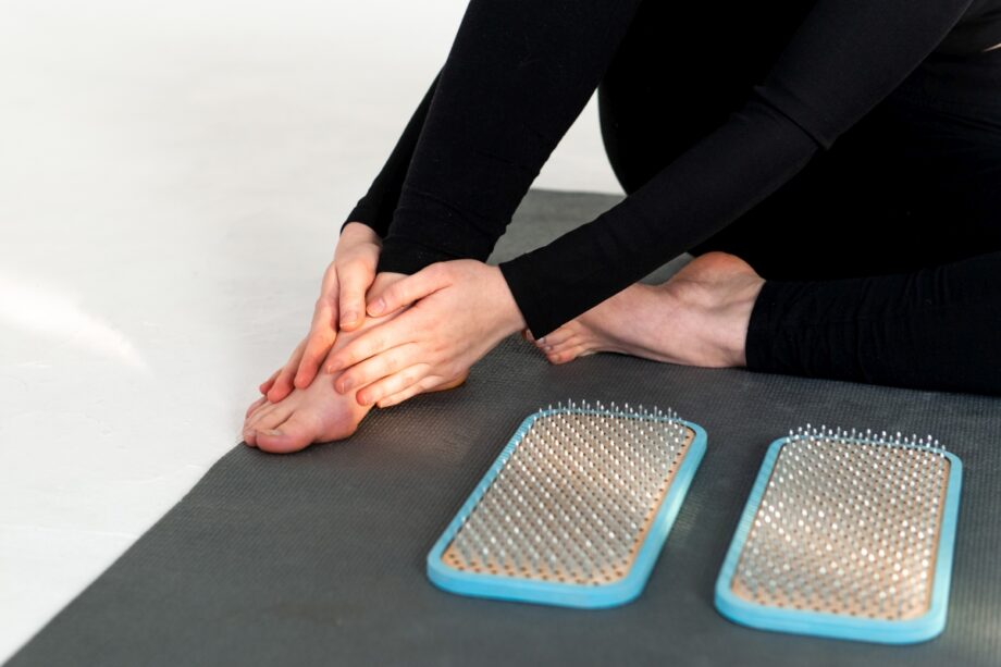 Badania na zapalenie stawów: CRP, OB, morfologia, RF i anty-CCP; przy podejrzeniu choroby układowej ANA. Wyniki w normie nie wykluczają.